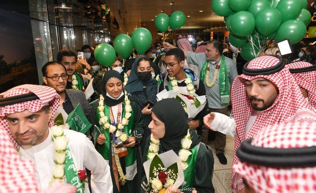 وصل المنتخب السعودي وسط احتفاء إعلامي واجتماعي كبير. تصوير :بشير صالح الاقتصادية