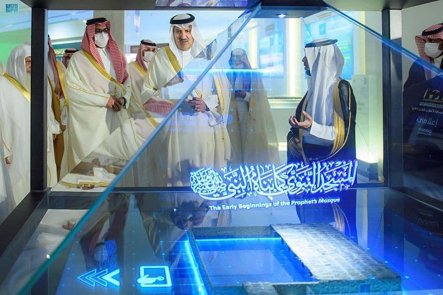 أمير المدينة المنورة يفتتح معرض عمارة المسجد النبوي