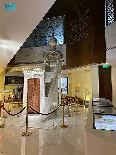 أمير المدينة المنورة يفتتح معرض عمارة المسجد النبوي