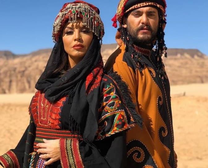 نجما مسرحية جميل بثينة.