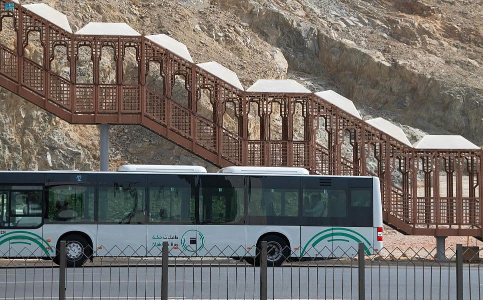 حافلات مكة : تشغيل 3 مسارات إضافية تغطي 4 مواقع حيوية
