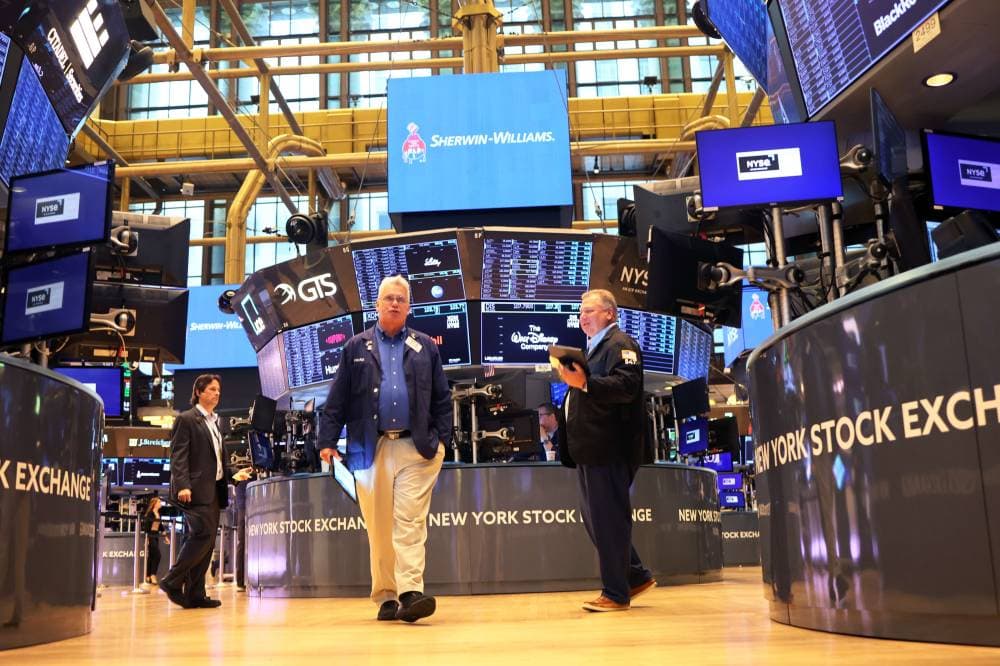 نزل مؤشر ناسداك المجمع 0.23 في المائة إلى 12147.28 نقطة عند بداية تعاملات أمس. "الفرنسية"