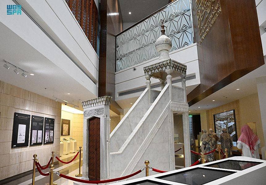 يعد المنبر أحد أهم التراث النادر في المدينة المنورة.