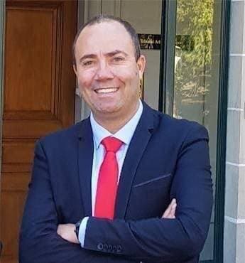 المحامي علي عباس.