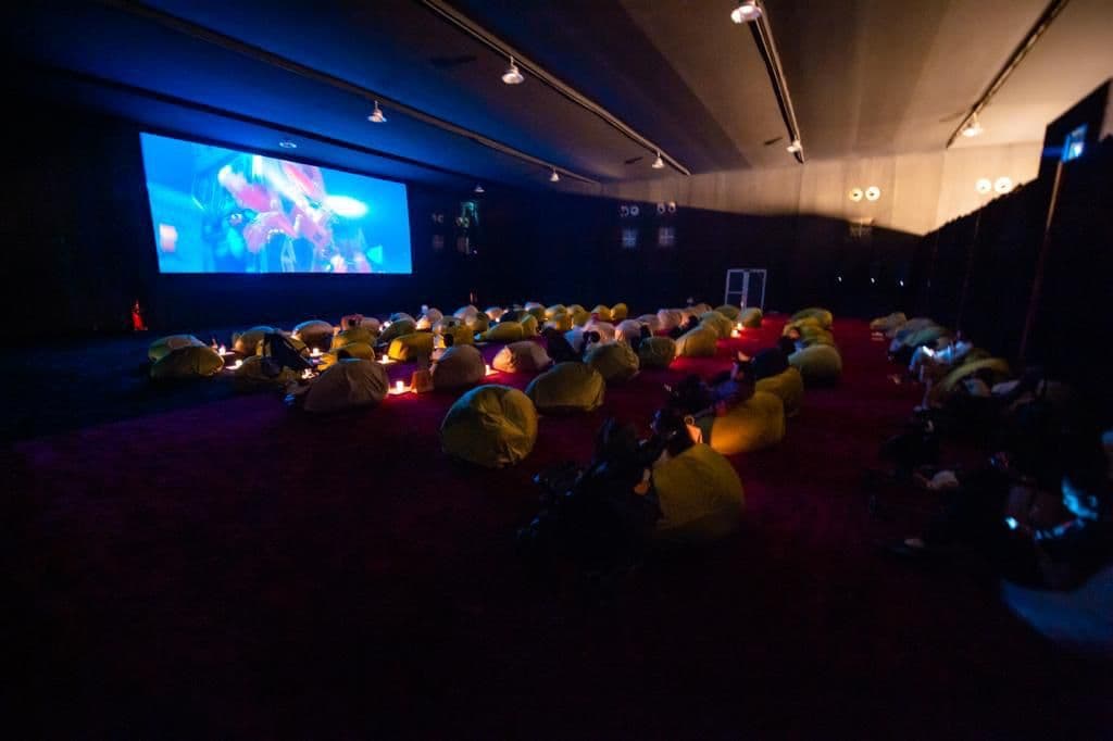 زوار مهرجان العودة إلى الرياض يعيشون أجواء سينما الضيافة والحفلات الخاصة