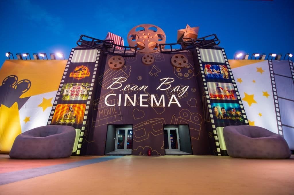 زوار مهرجان العودة إلى الرياض يعيشون أجواء سينما الضيافة والحفلات الخاصة