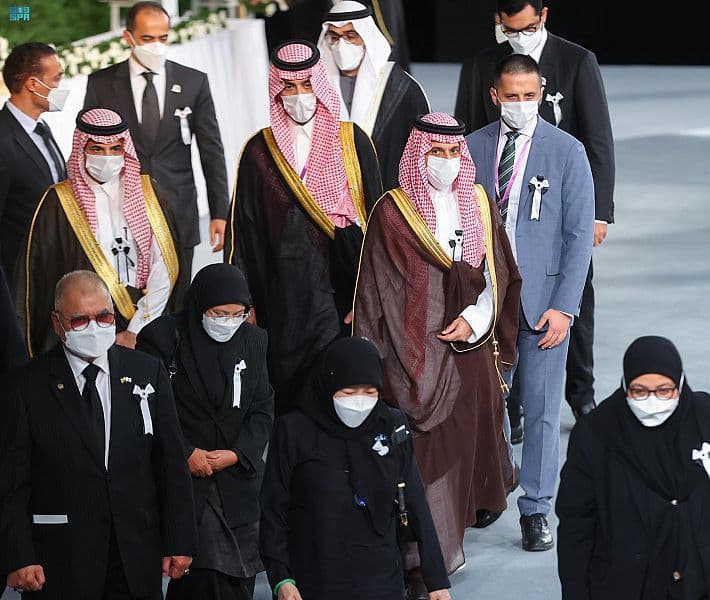 نيابة عن الملك .. وزير الخارجية يشارك في مراسم عزاء وفاة رئيس الوزراء الياباني السابق