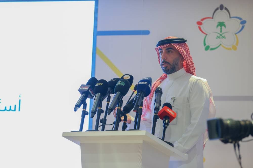 الدوسري خلال مؤتمر وزارة الرياضة.