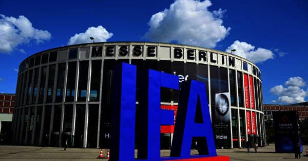 بإمكان المستخدمين التحكم في درجة الحرارة في منازلهم.