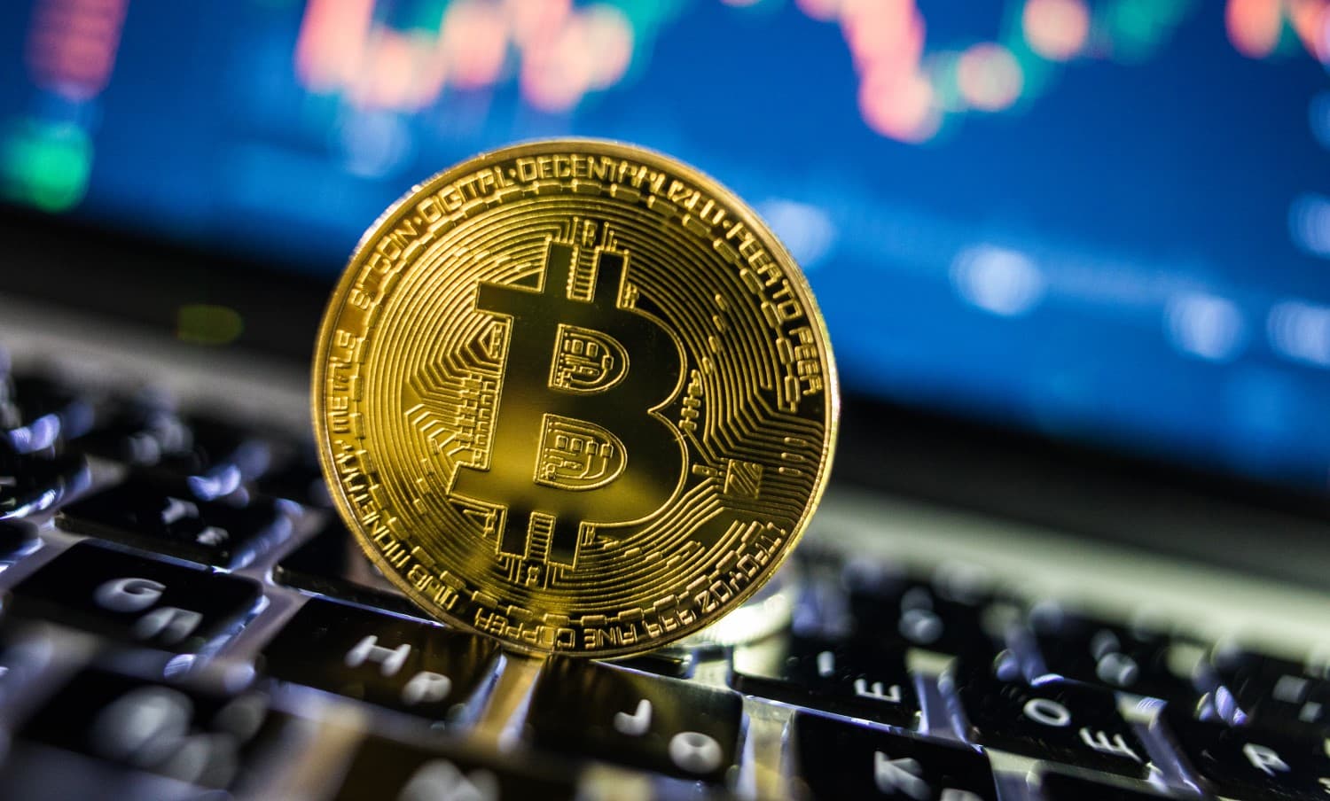 بيتكوين تقفز متجاوزة 20 ألف دولار مع تراجع العملة الأمريكية