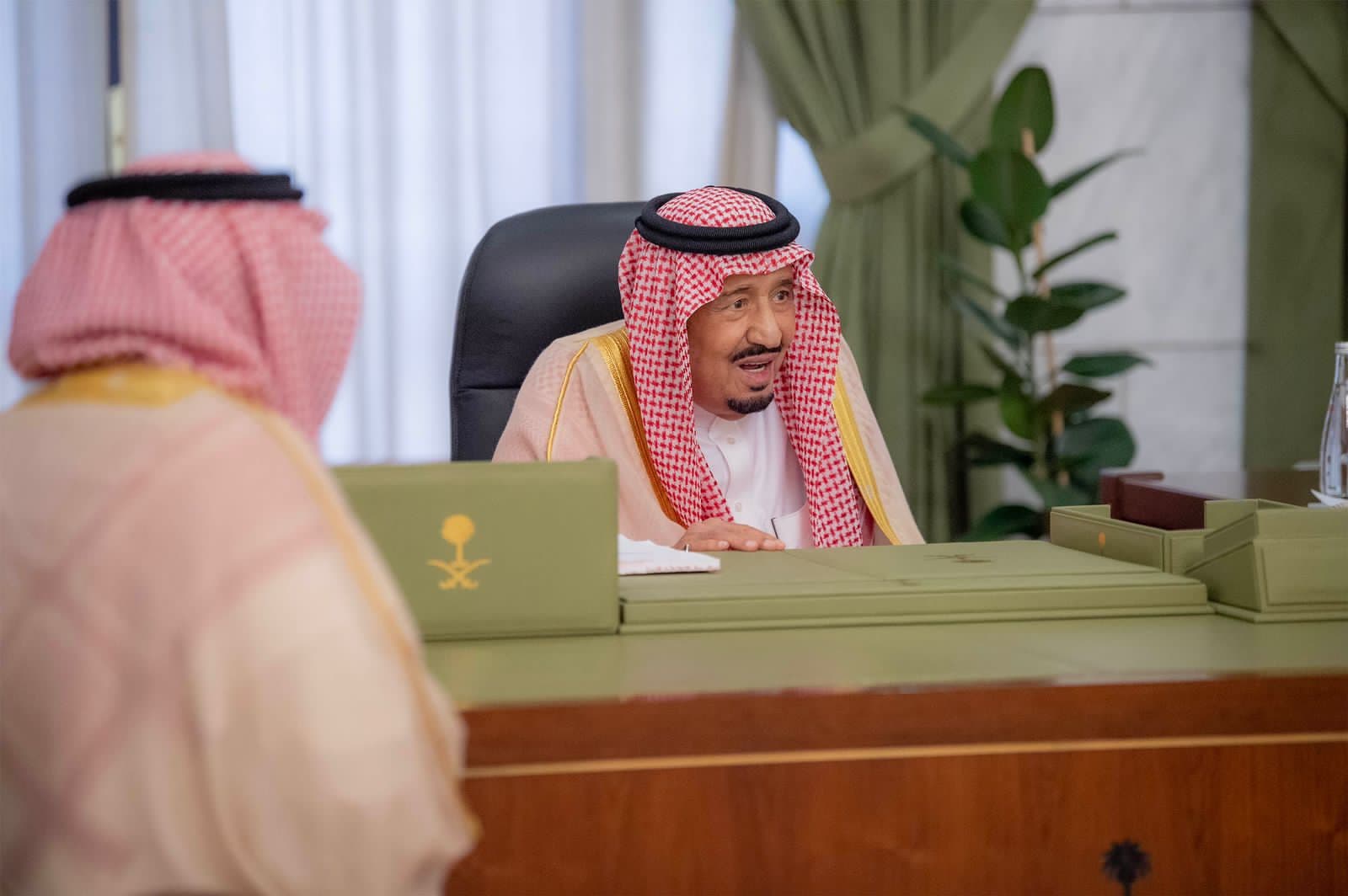 خادم الحرمين يزور مقر إمارة منطقة الرياض وقصر المصمك