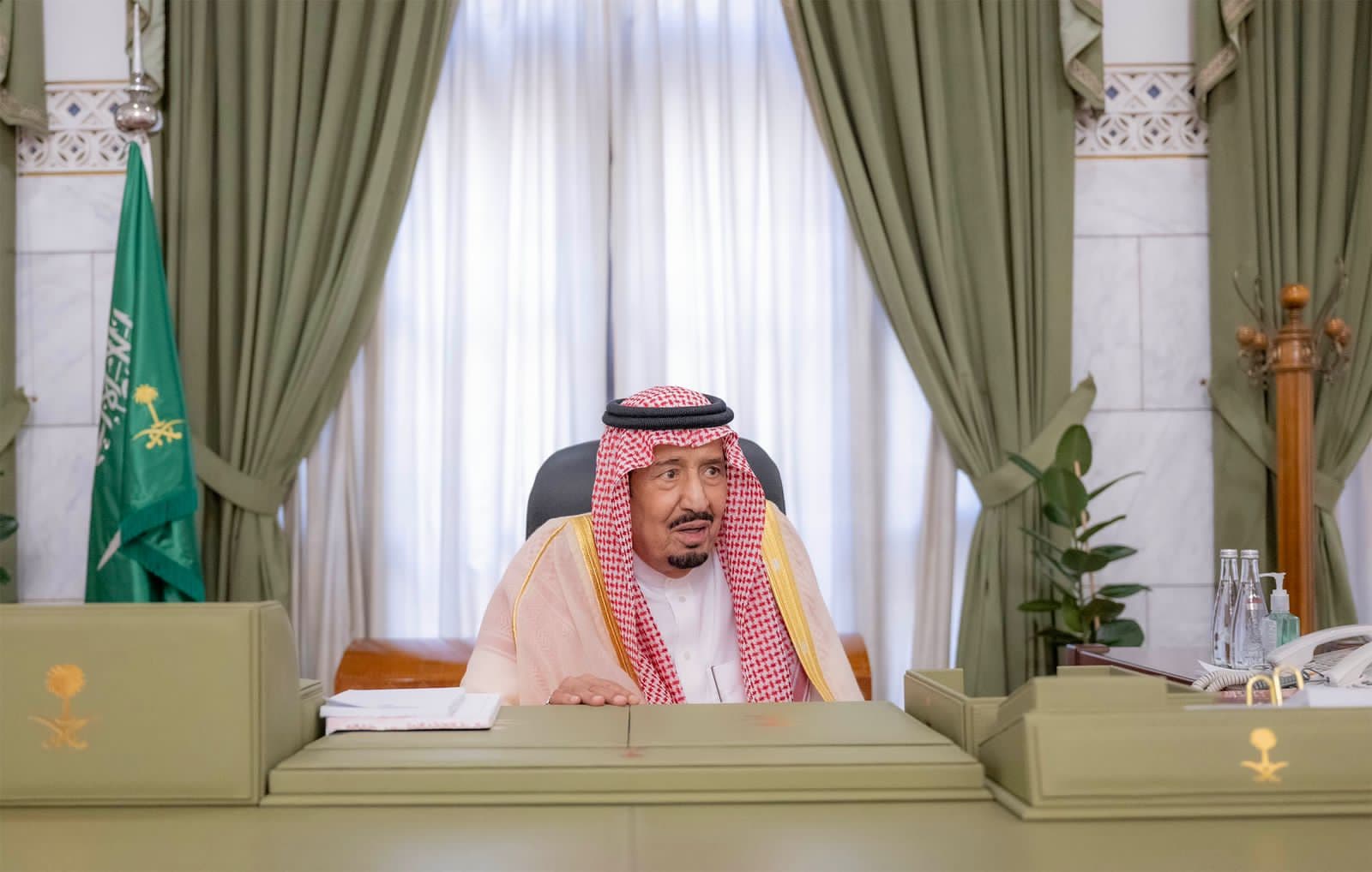 خادم الحرمين يزور مقر إمارة منطقة الرياض وقصر المصمك