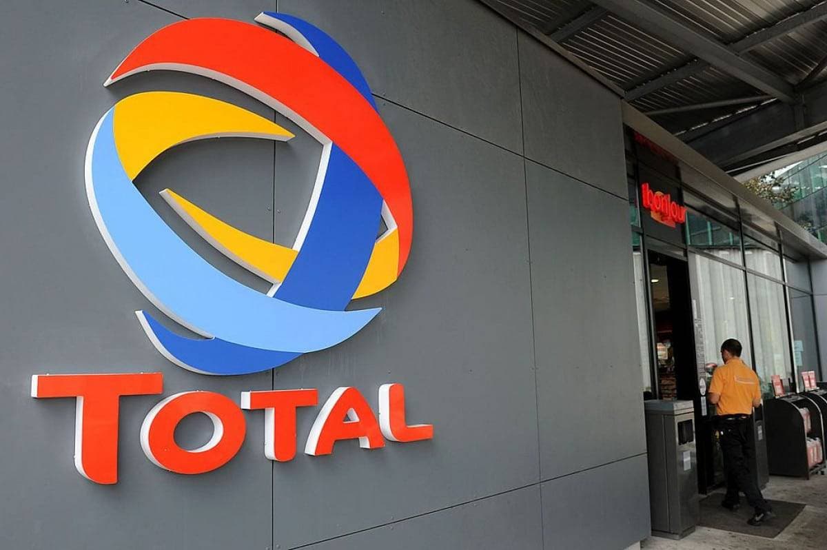 رئيس توتال الفرنسية: باقون في روسيا من أجل رفاهية الأوروبيين