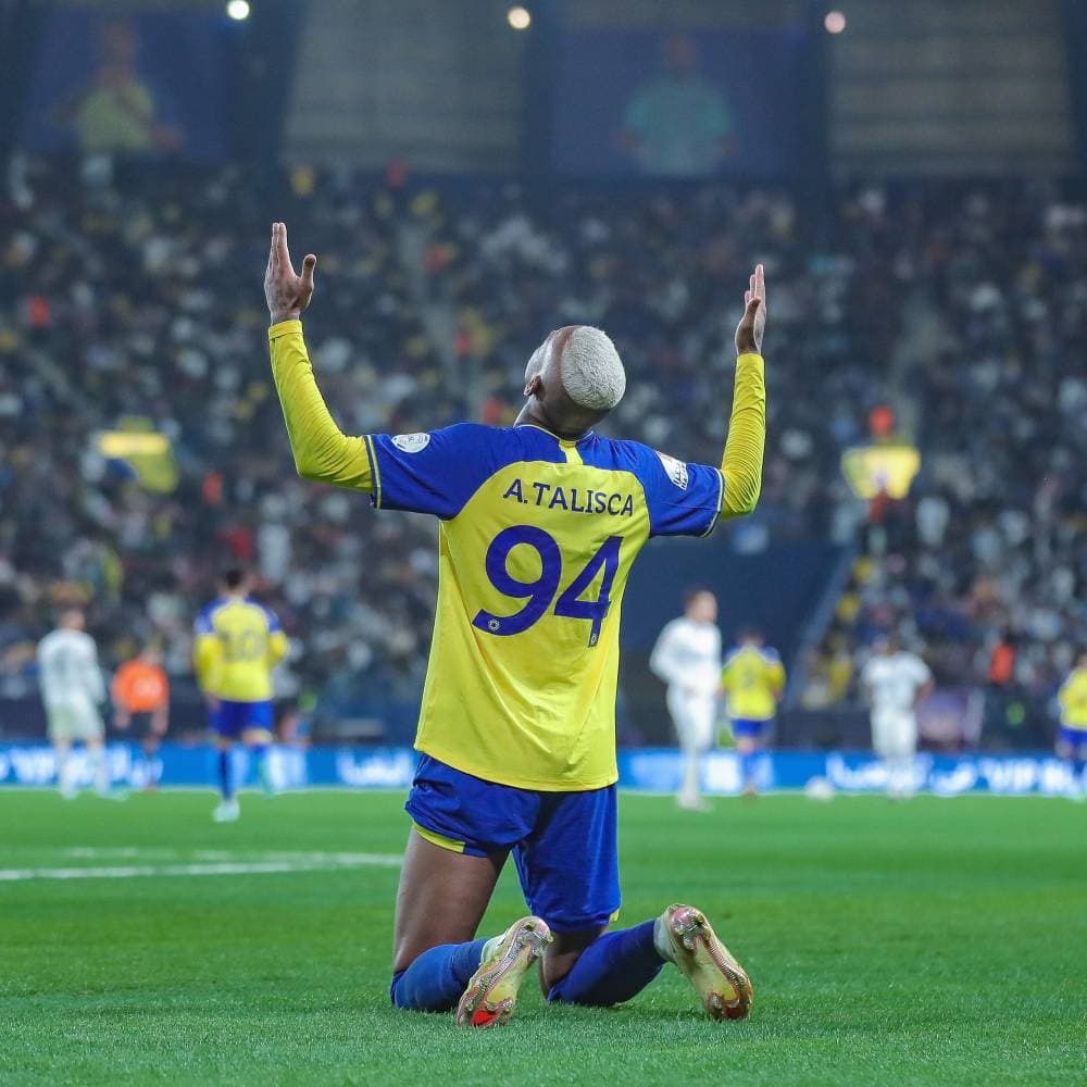 تاليسكا فرحا بهدف التعادل. "دوري روشن"