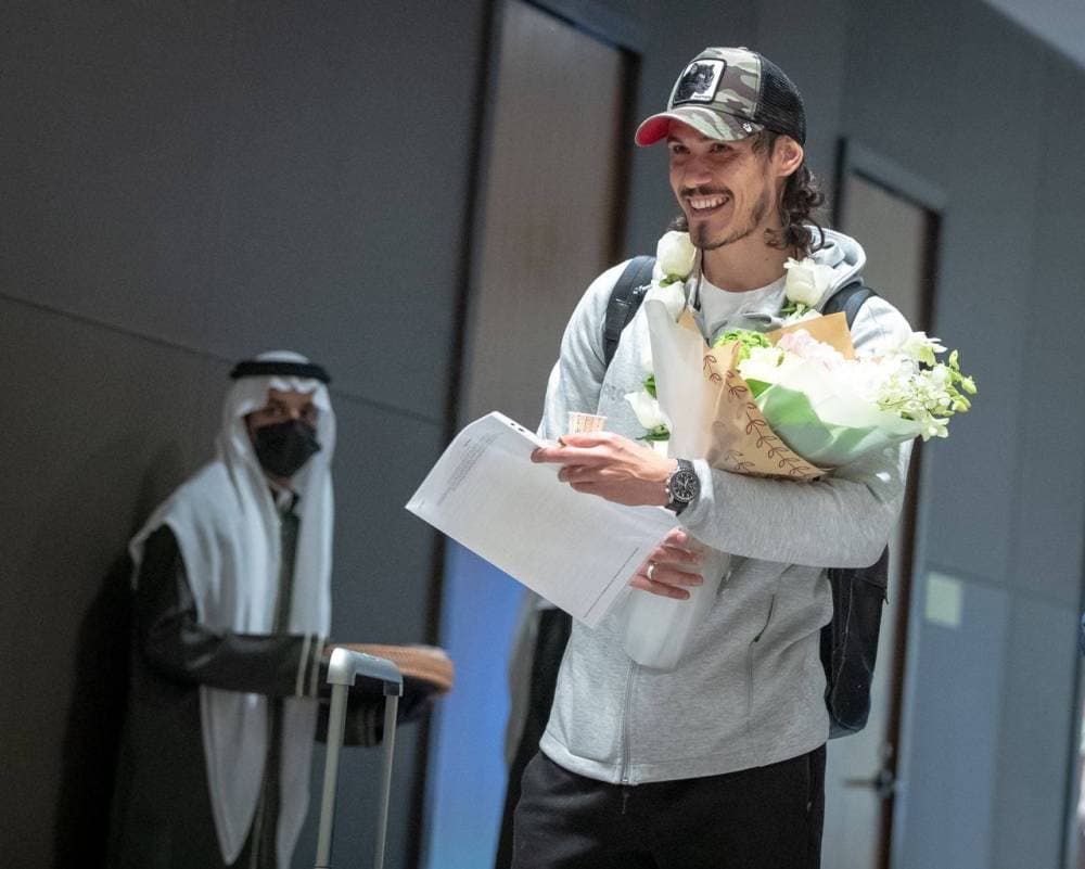 لاعبو فالنسيا أول الواصلين للرياض .