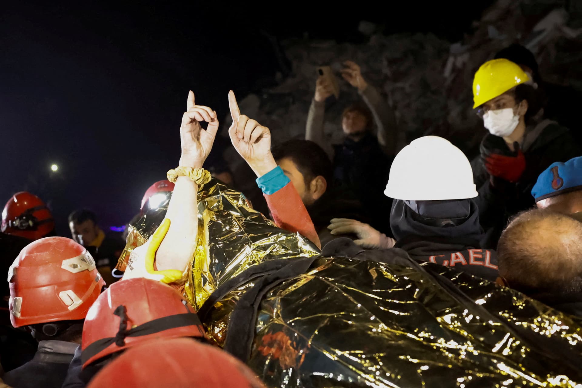 انتشال 9 من تحت الأنقاض في تركيا بعد مرور أكثر من 200 ساعة على الزلزال
