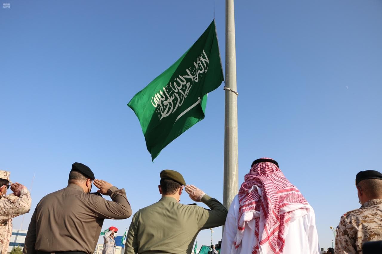 كيف تطور العلم السعودي طوال 3 قرون ؟