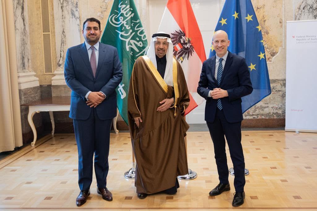 الفالح يعرض الفرص الاستثمارية في السعودية على كبار المسؤولين النمساويين