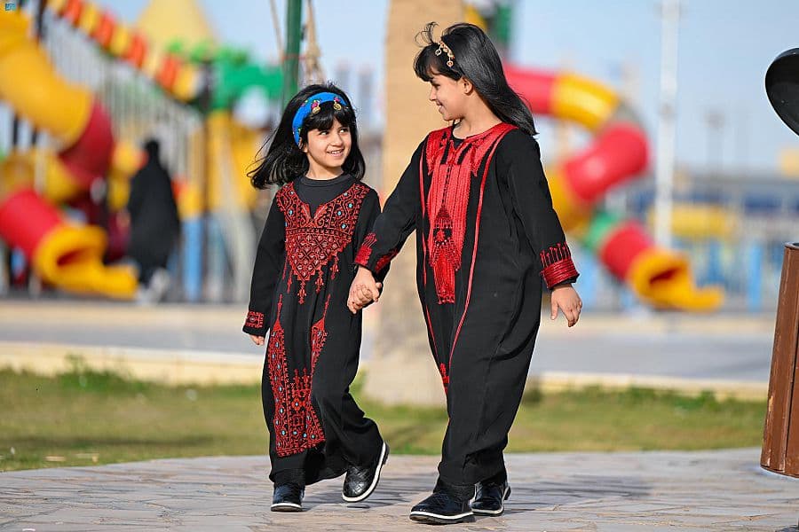 الملبوسات التراثية للأطفال تشهد إقبالاً في شهر رمضان