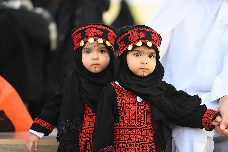 الملبوسات التراثية للأطفال تشهد إقبالاً في شهر رمضان