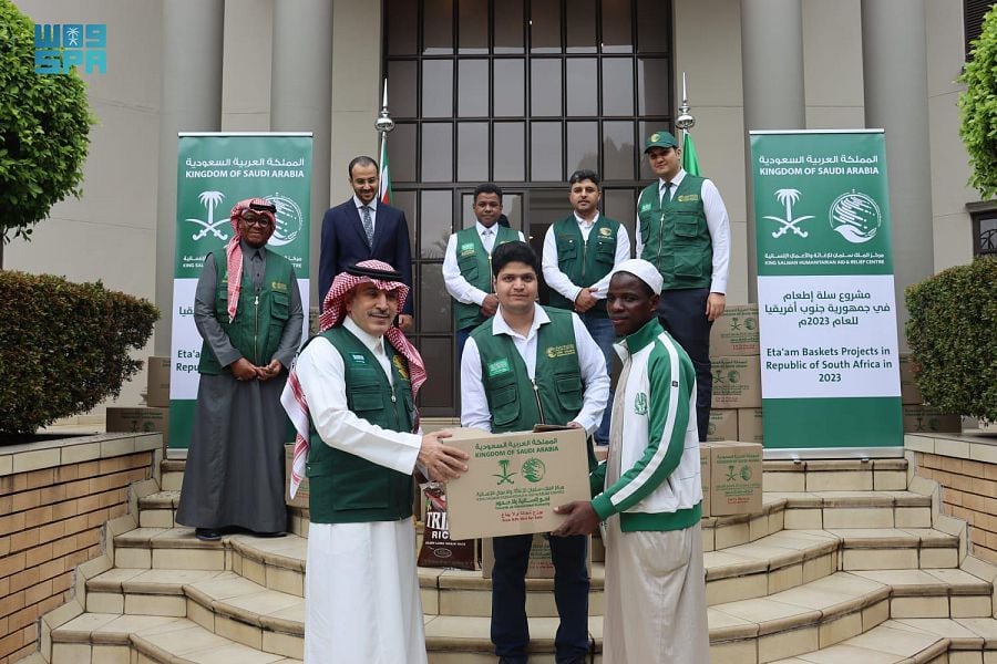 مركز الملك سلمان للإغاثة يدشن مشروع سلة إطعام الرمضانية في جنوب إفريقيا