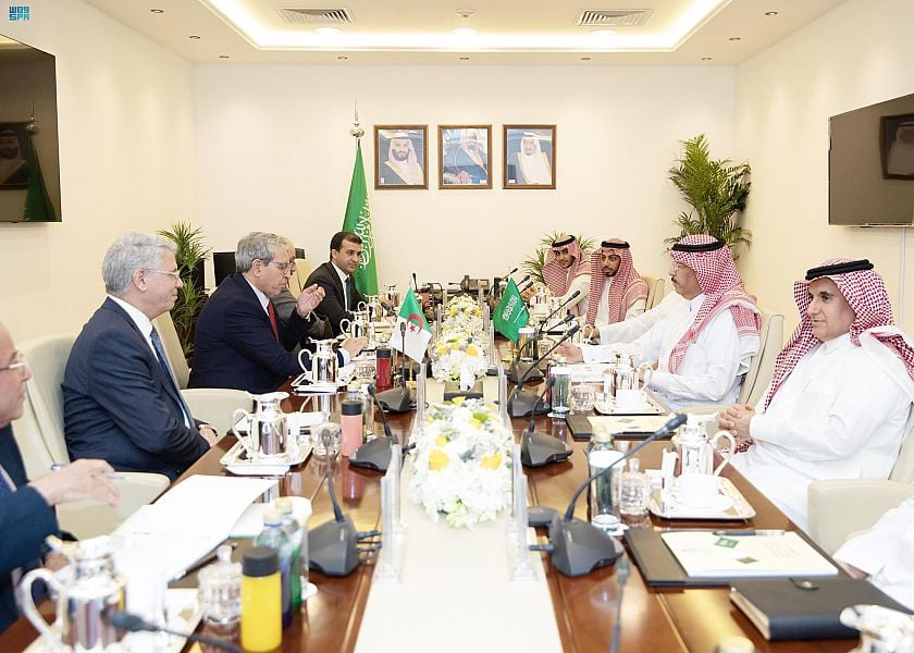لجنة التشاور السياسي بين السعودية والجزائر تعقد اجتماعها الأول في الرياض