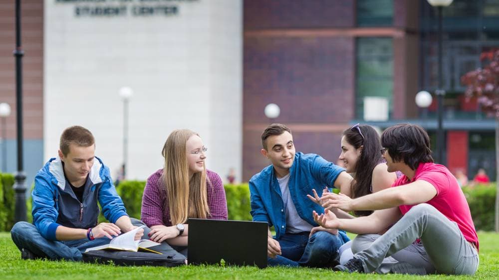 تكاليف الدراسة الجامعية في العالم تتزايد .. أزمة نقص التمويل الحكومي وارتفاع الطلب