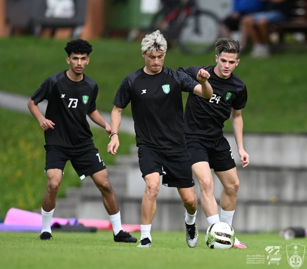 جانب من تدريب الأهلي أمس.