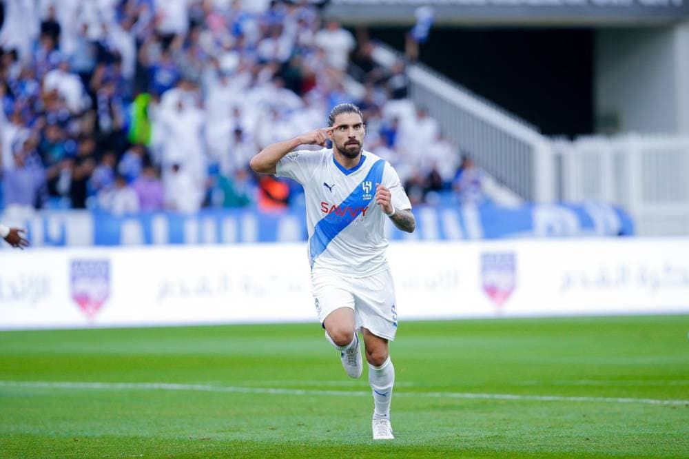 نيفيز يحتفل بهدفه مع الهلال في الوداد.