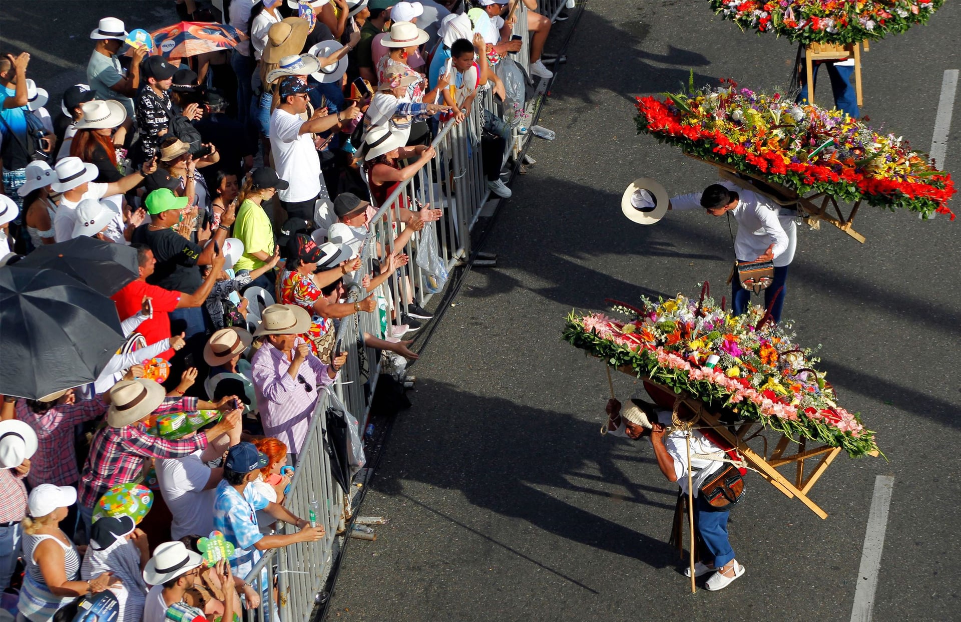 كولومبيا تنبض بالألوان الزاهية والروائح العطرة