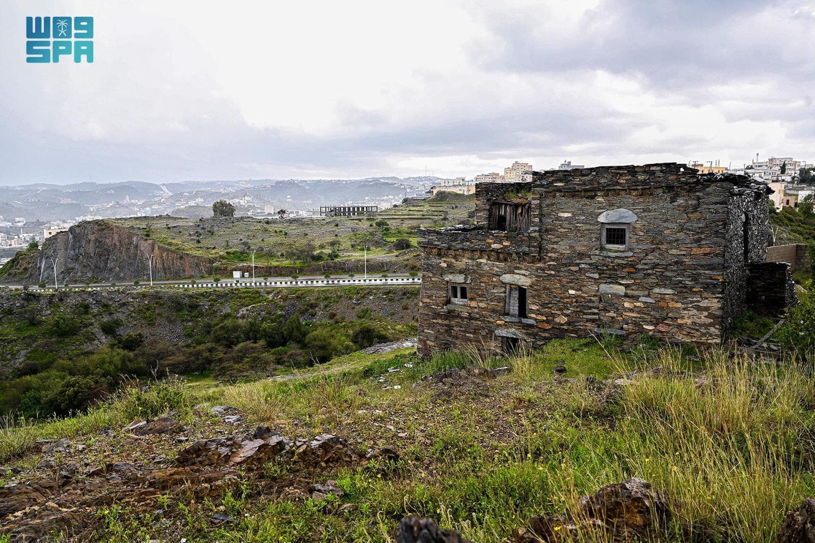 العمارة القديمة في الباحة مستوحاة من البيئة الطبيعية للمنطقة