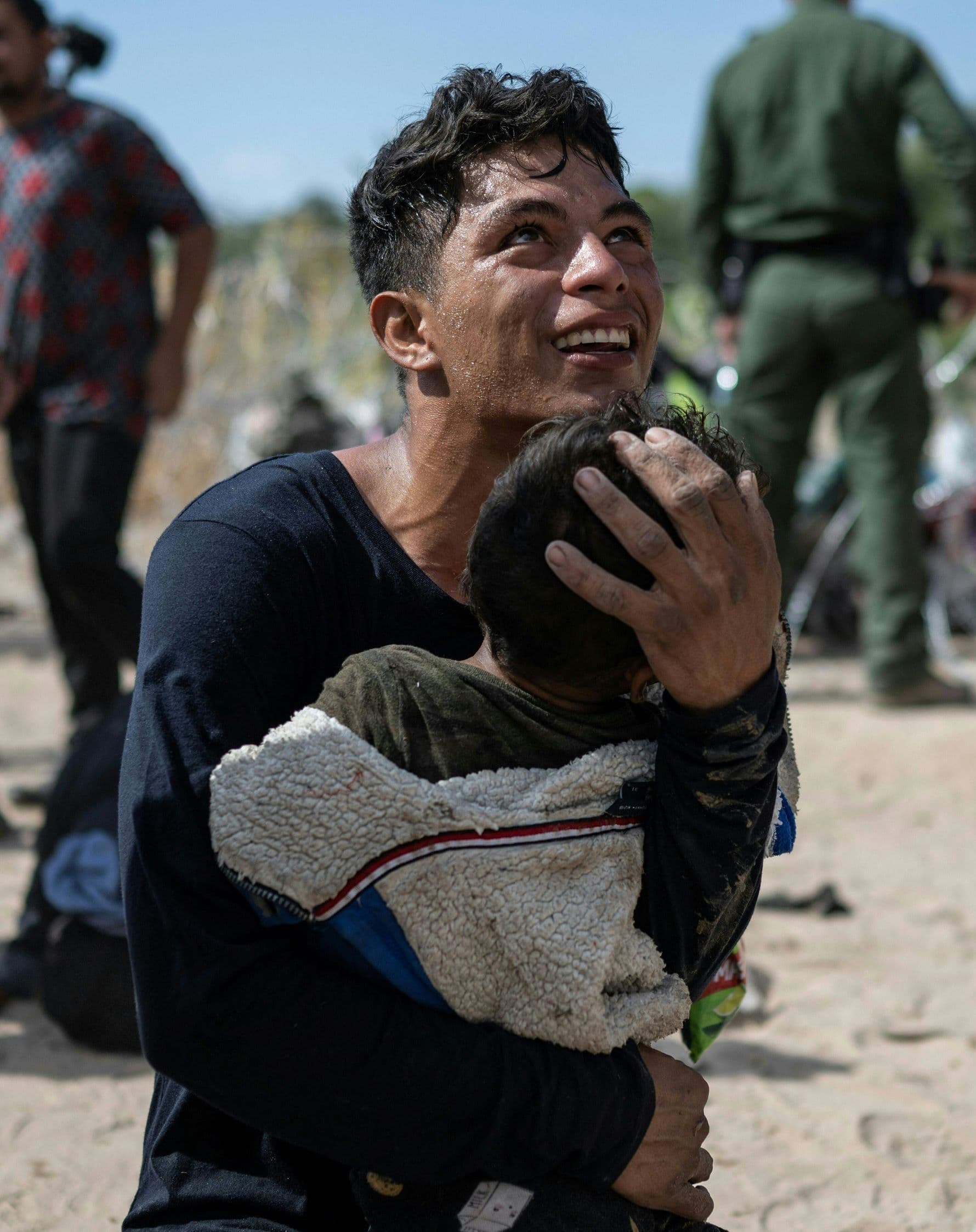 محنة في رحلة نحو الحلم الأمريكي .. مهاجرون يواجهون الموت أثناء عبور النهر