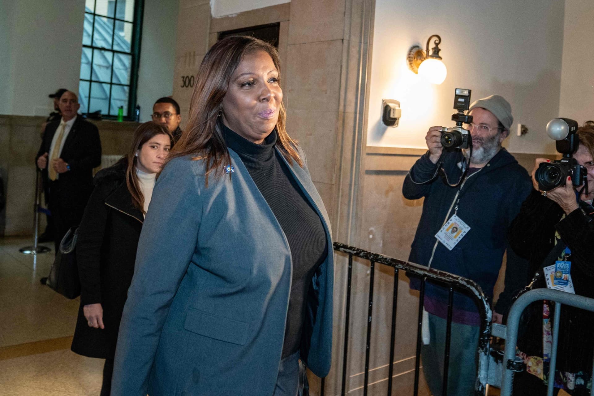 أبناء ترمب أمام المحكمة في قضية احتيال تهدد إمبراطورية العائلة العقارية