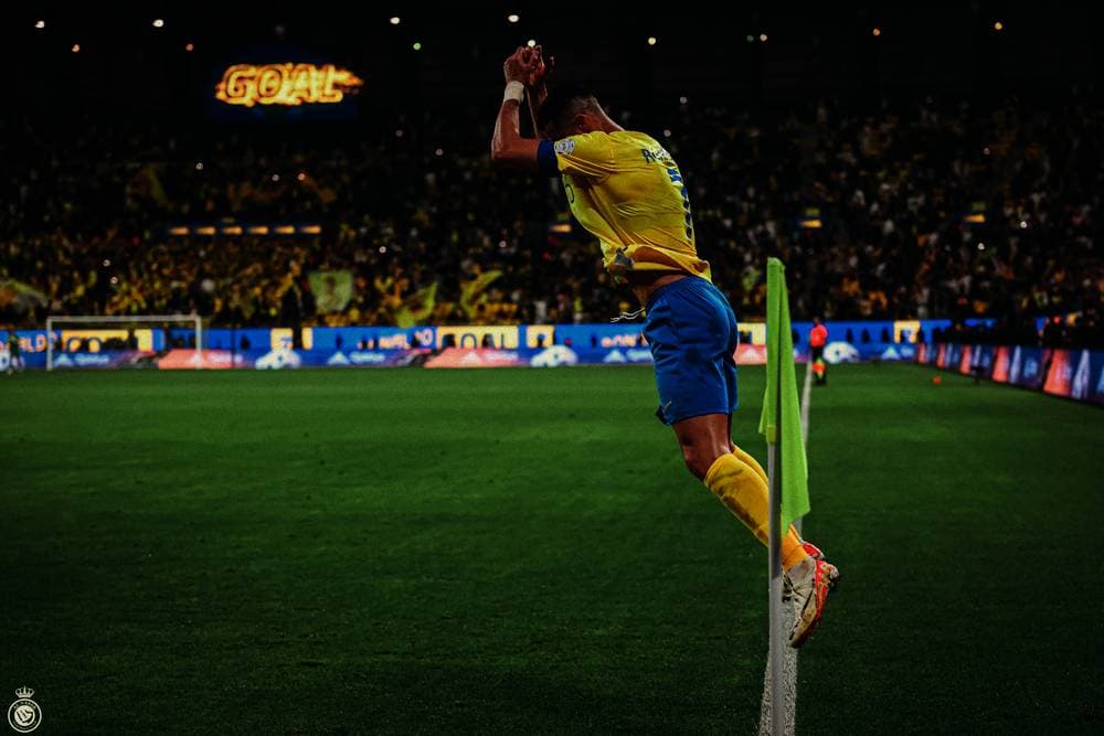 رونالدو محتفلا بهدف النصر الثالث. مركز النصر الإعلامي