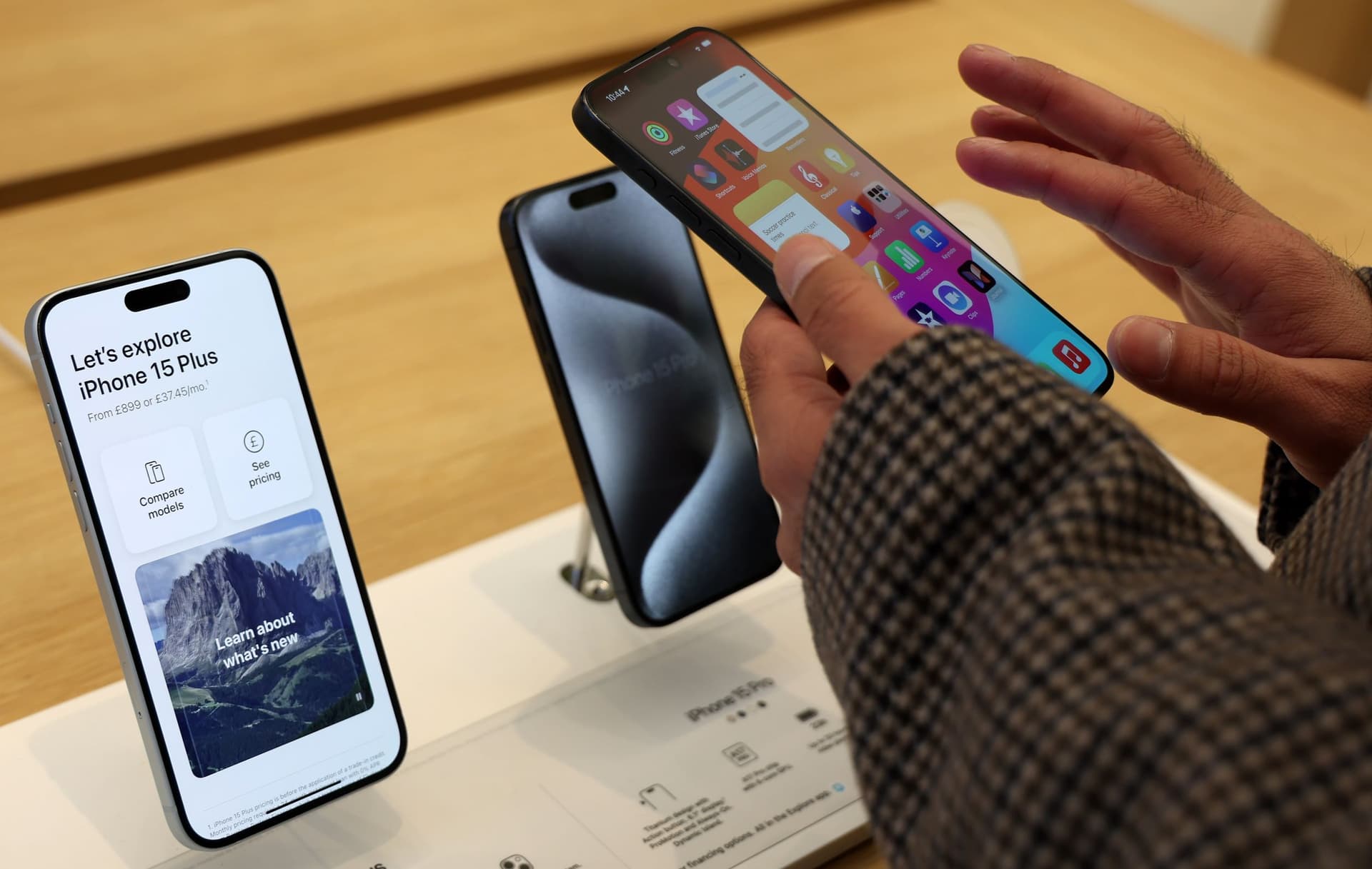 الصين تنجح في فك تشفير "إيردروب" على هواتف "أبل"