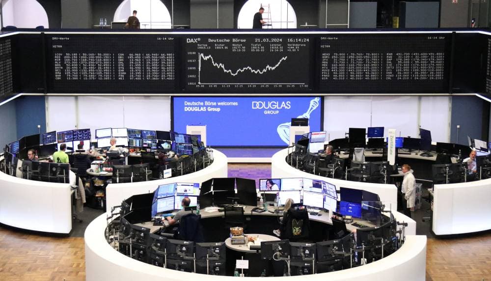 ارتفعت مؤشر الأسهم الألمانية 0.2 % بعد أن أظهر مسح أن ثقة الشركات في البلاد تحسنت في مارس. «رويترز»