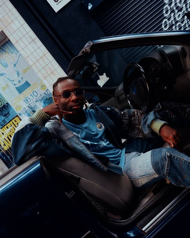 سيتي يعمق جذوره في مانشستر بـ «القميص 0161»