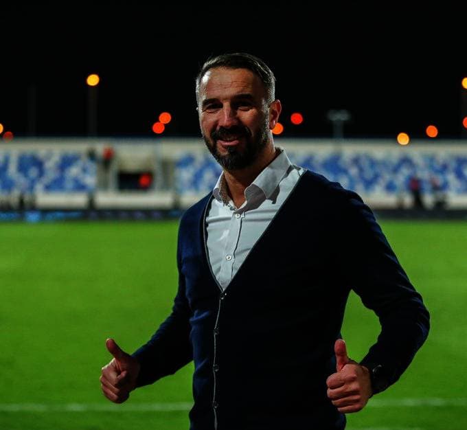 السلوفاكي مارتن سيفيلا إبان تدريبه للأخدود. (دوري روشن السعودي)