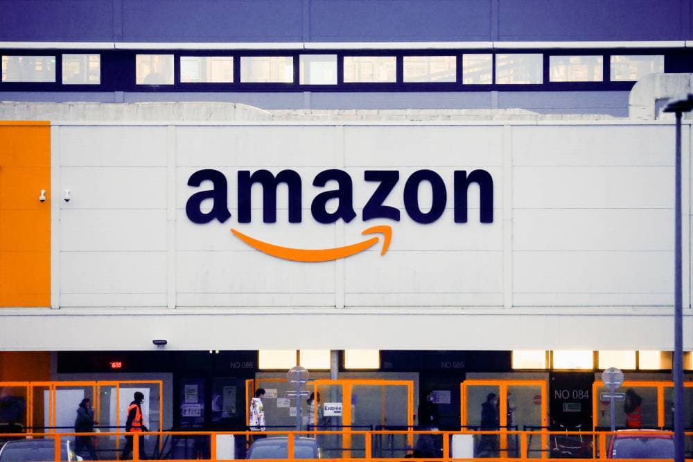 وصل سعر سهم أمازون أمس إلى 200 دولار وهو أعلى مستوى له منذ 1997. "رويترز"