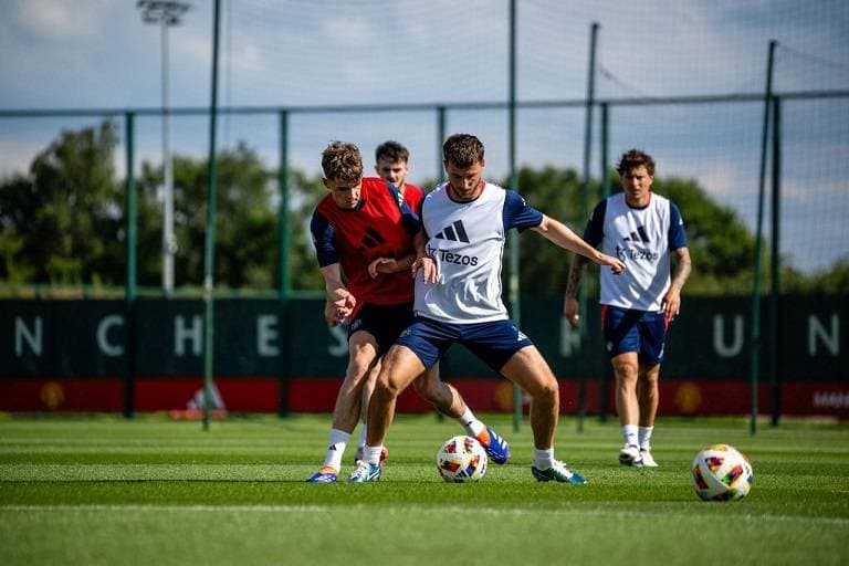 جانب من تدريب فريق مانشستر يونايتد لكرة القدم. «مانشستر يونايتد»