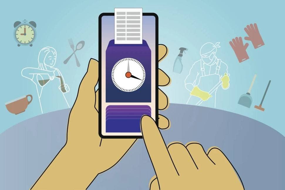 الشركة تركز على تدريب موظفيهم على العمليات الجديدة والقيام بأدوار مختلفة . "أ ب"