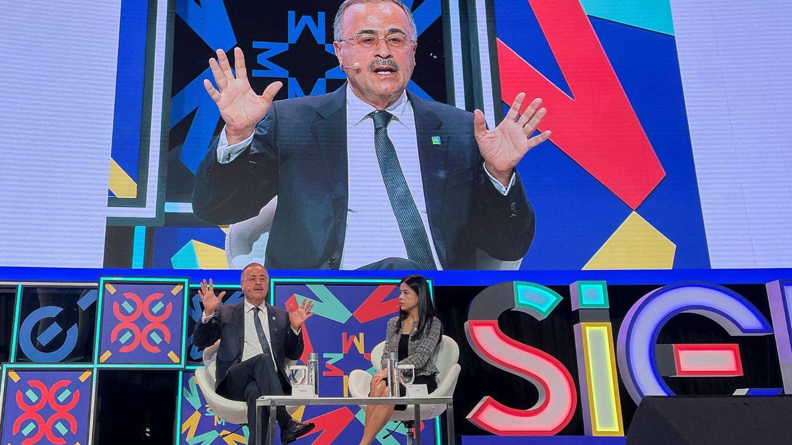 رئيس "أرامكو" السعودية أمين الناصر يتحدث في أسبوع الطاقة الدولي في سنغافورة اليوم. "رويترز"