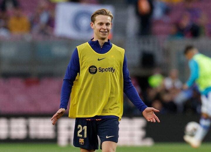 دي يونج يعود إلى الملاعب بعد غياب طويل. (رويترز)