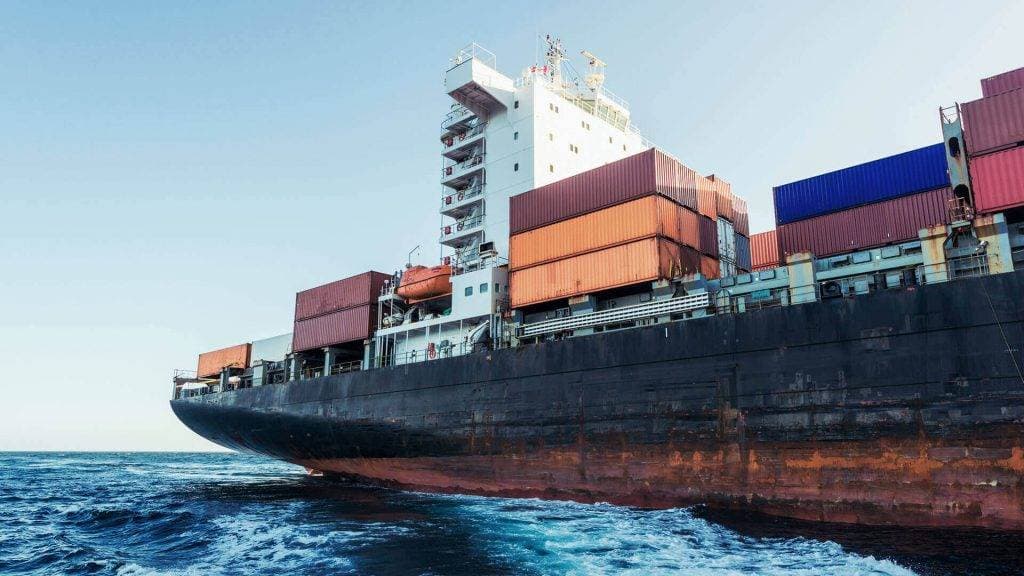 تسعى دول المجلس إلى توحيد الأنظمة والإجراءات الجمركية.