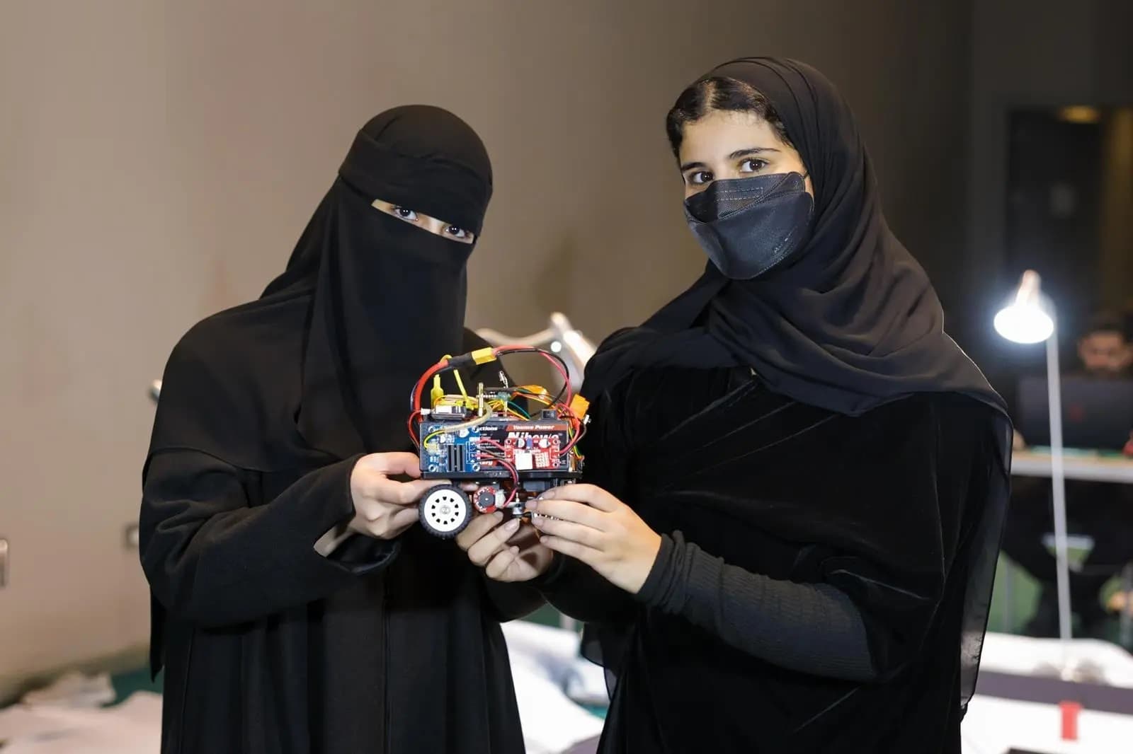 المسابقة مقامة بمشاركة أكثر من 90 دولة.