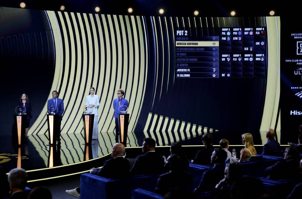 Soccer Football - Club World Cup - Draw - Miami, Florida, United States - December 5, 2024Singer Gloria Estefan, former Peru player Teofilo Cubillas, model Adriana Lima and artist Romero Britto during the draw REUTERS/Brian Snyder