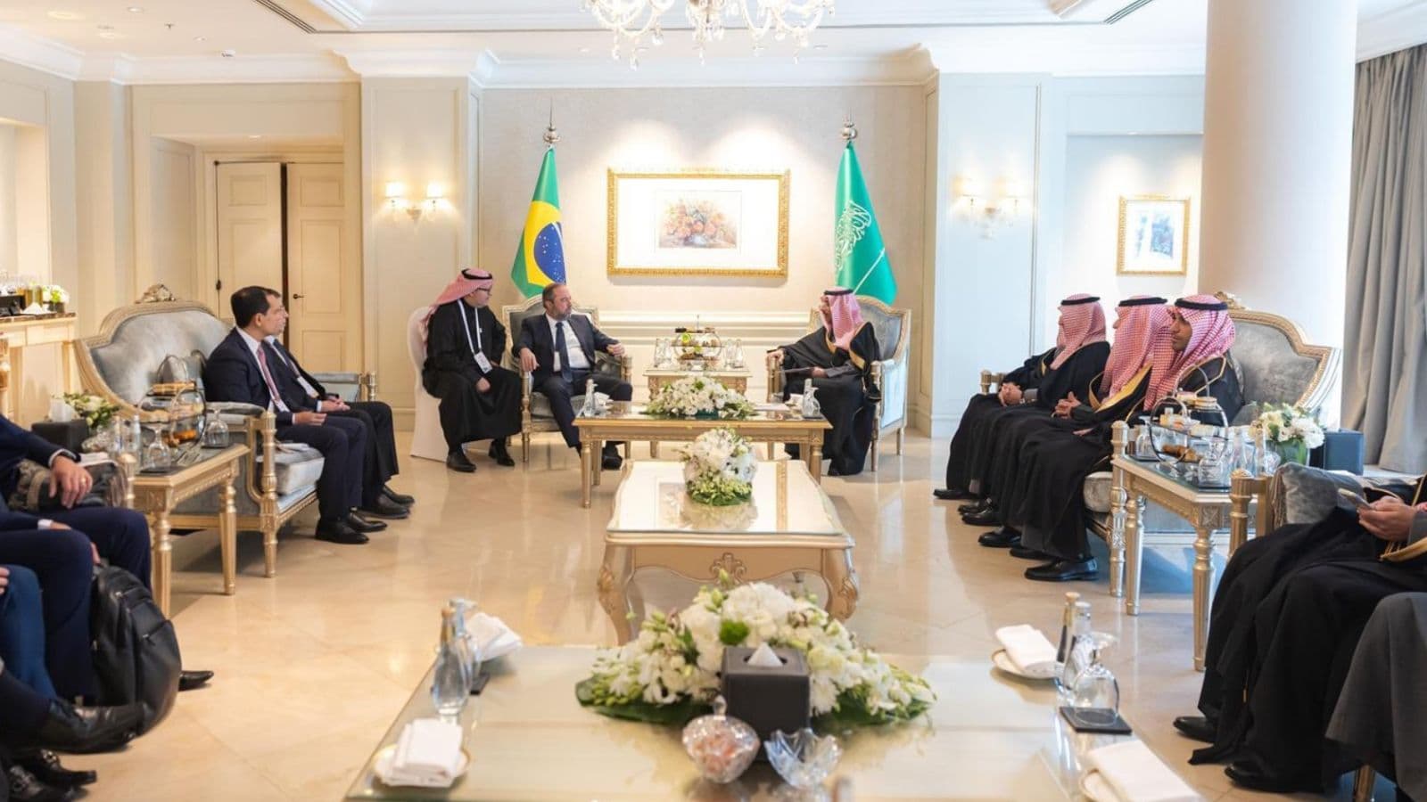 وزير الصناعة والثروة المعدنية السعودي يبحث الفرص الاستثمارية في قطاع التعدين