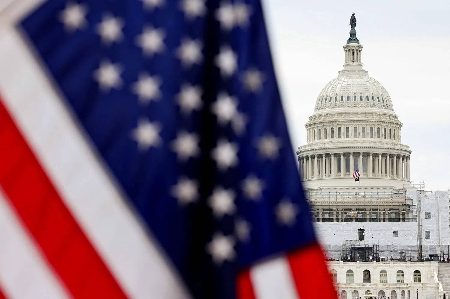 الأصول الخطرة الأمريكية تتخلف عن نظيرتها وعملات الأسواق الناشئة الأكثر حظا