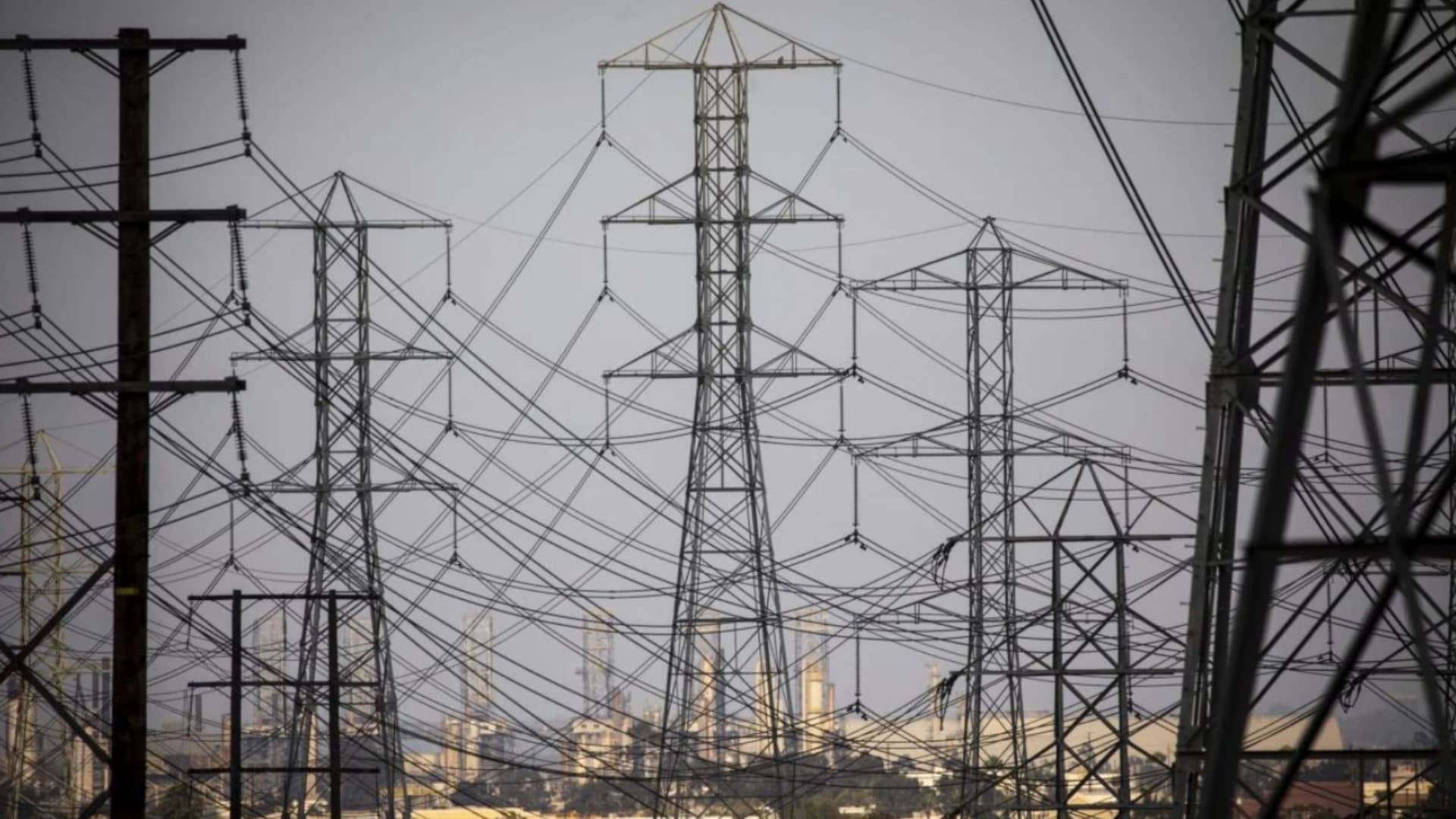 الهيئة السعودية لتنظيم الكهرباء: تحقيق عاجل لتحديد سبب انقطاع الخدمة في المنطقة الجنوبية