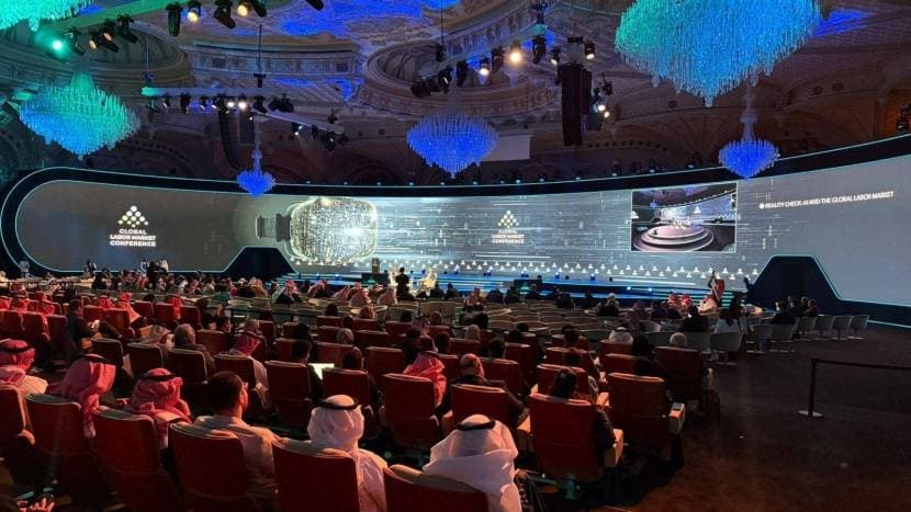 بينها أكاديمية عالمية .. السعودية تعزز سوق العمل بمبادرات تعتمد على تقنيات متطورة